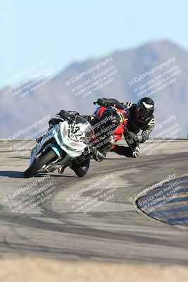 media/Dec-06-2025-CVMA (Sat) [[4a896cc04c]]/Race 9-500-400-350 Supersport/